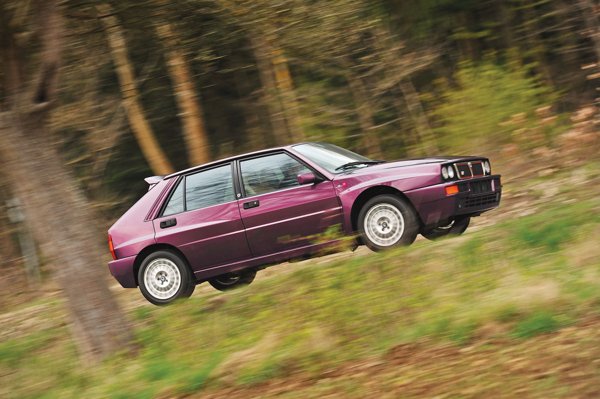 Lancia Delta Integrale Evo 3 driving hard