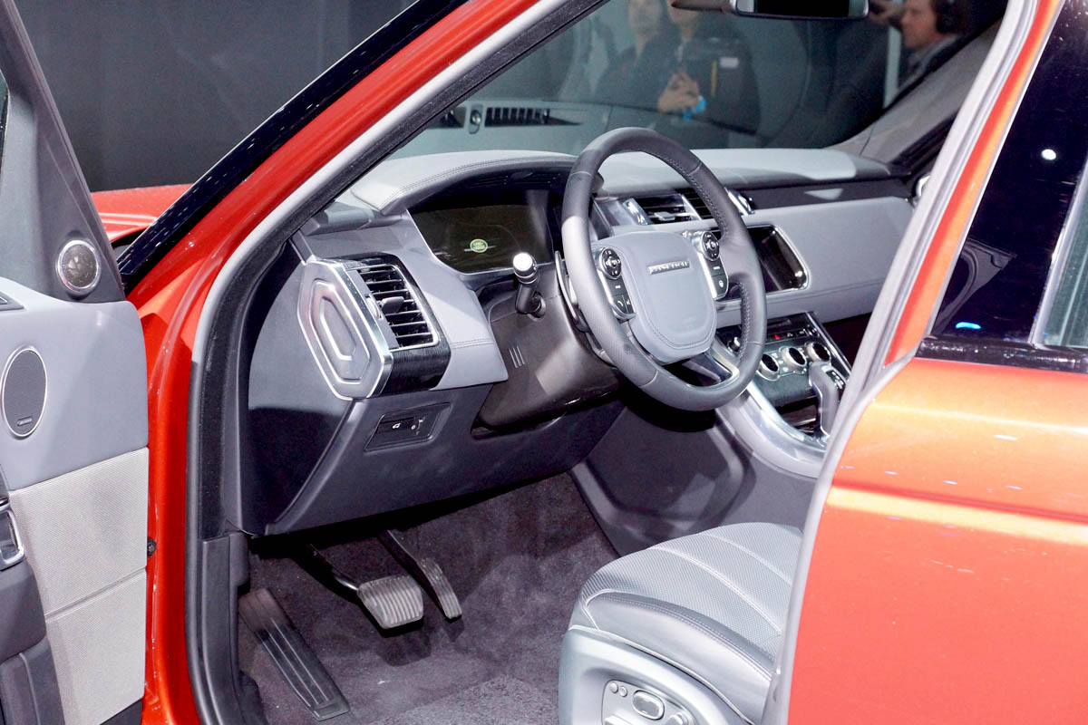 2014 Range Rover Sport preview video interior dashboard
