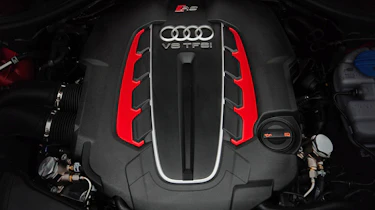 2013 Audi RS6 Avant twin-turbo V8 engine