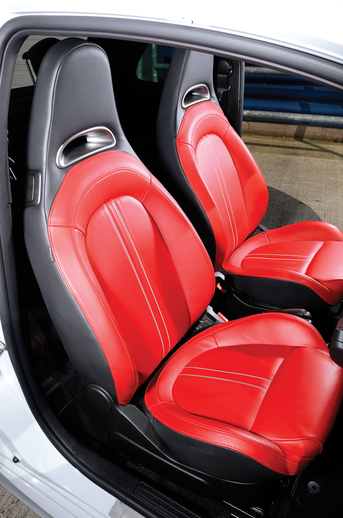 Abarth 500 red leather seats