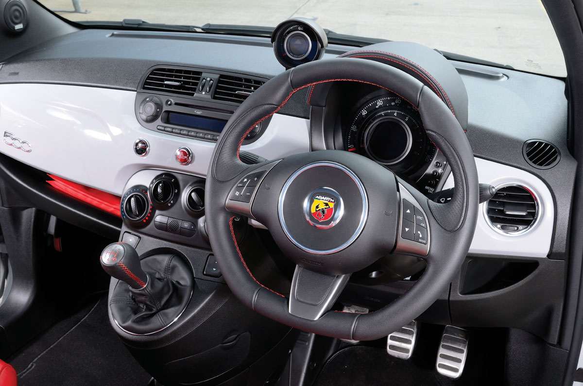 Abarth 500 interior