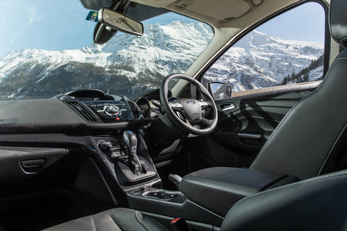 2013 Ford Kuga 2.0 TDCI Powershift interior gear selector
