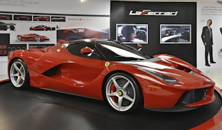 Fernando Alonso drives LaFerrari: video