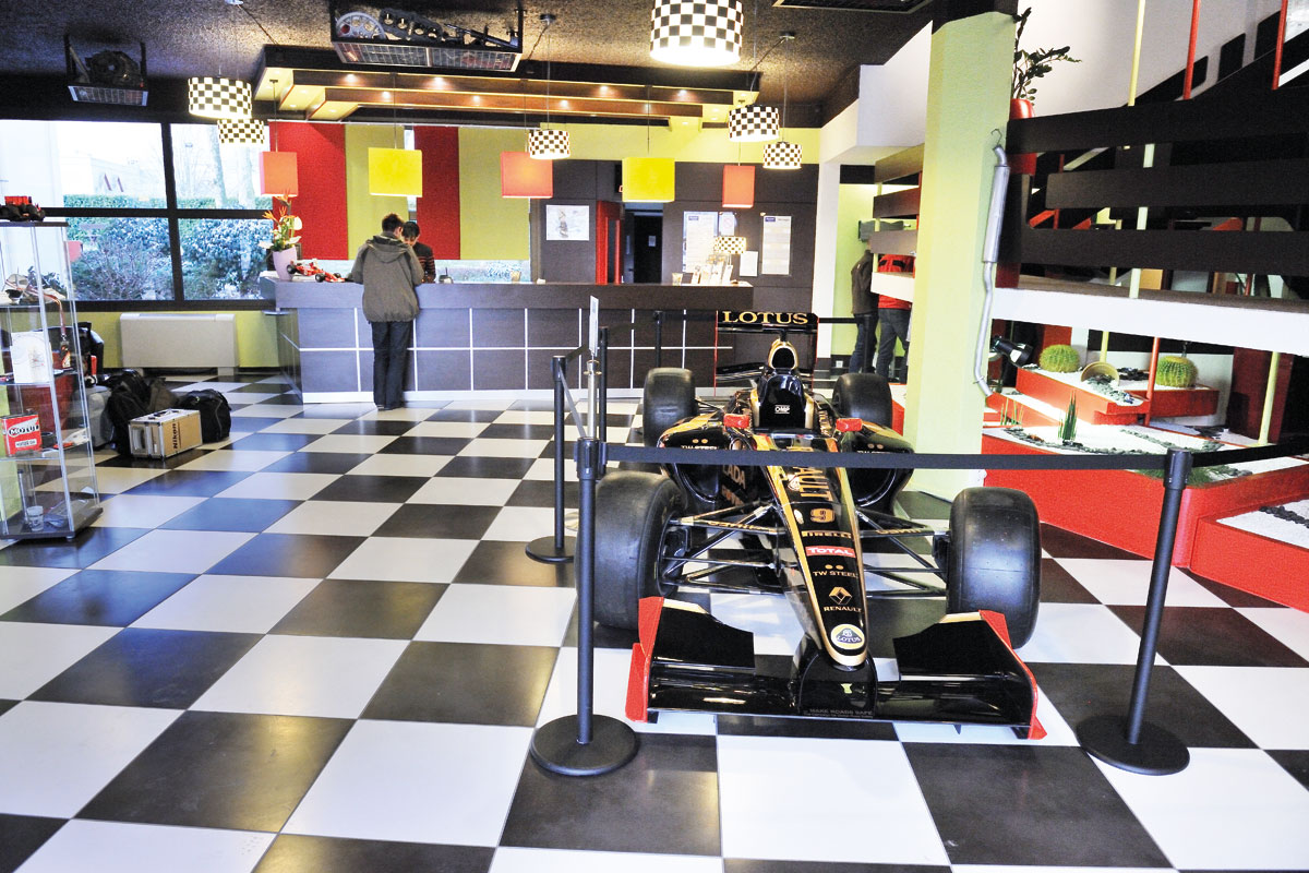 F1 hotel