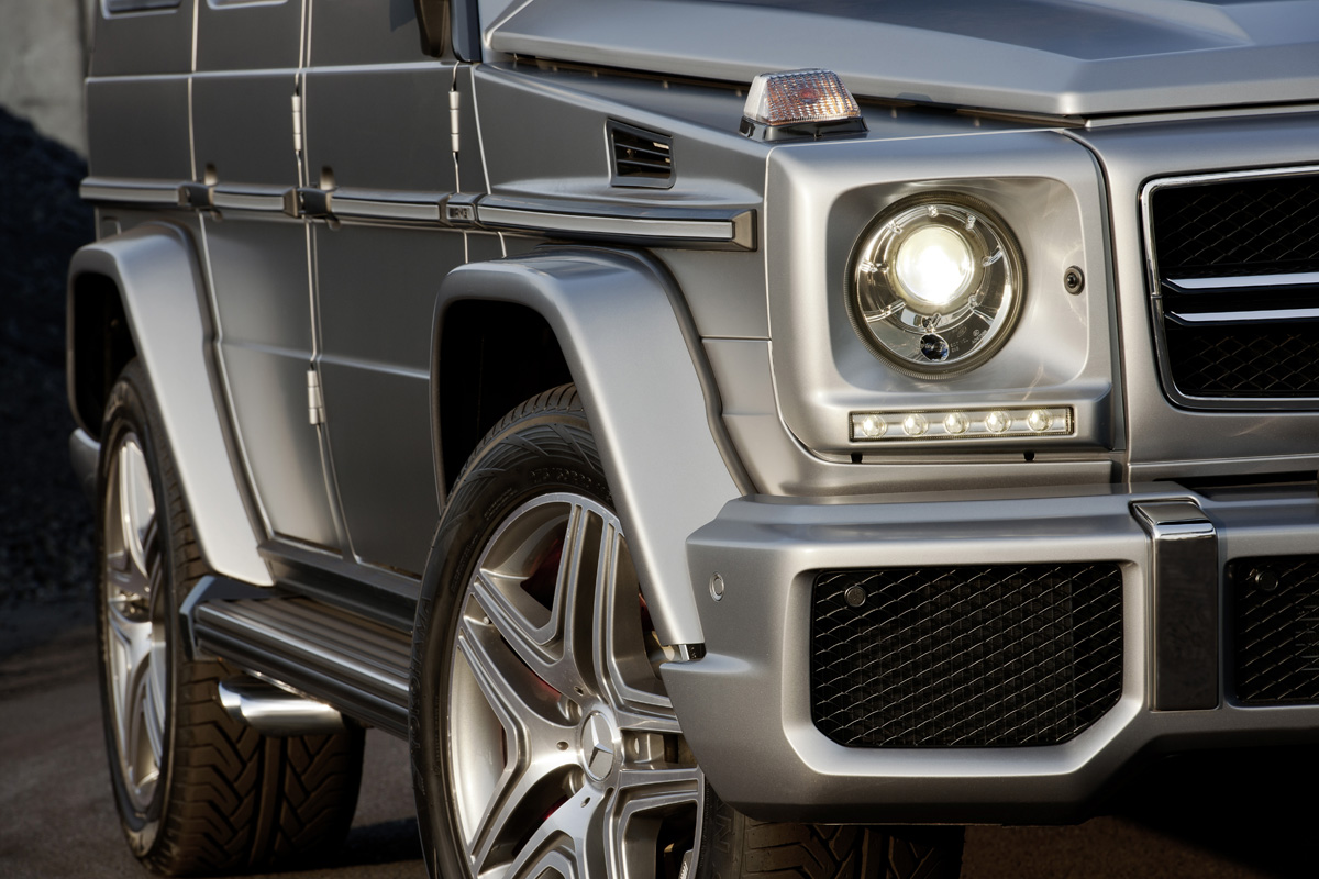 2013 Mercedes G63 AMG wheel arch headlight