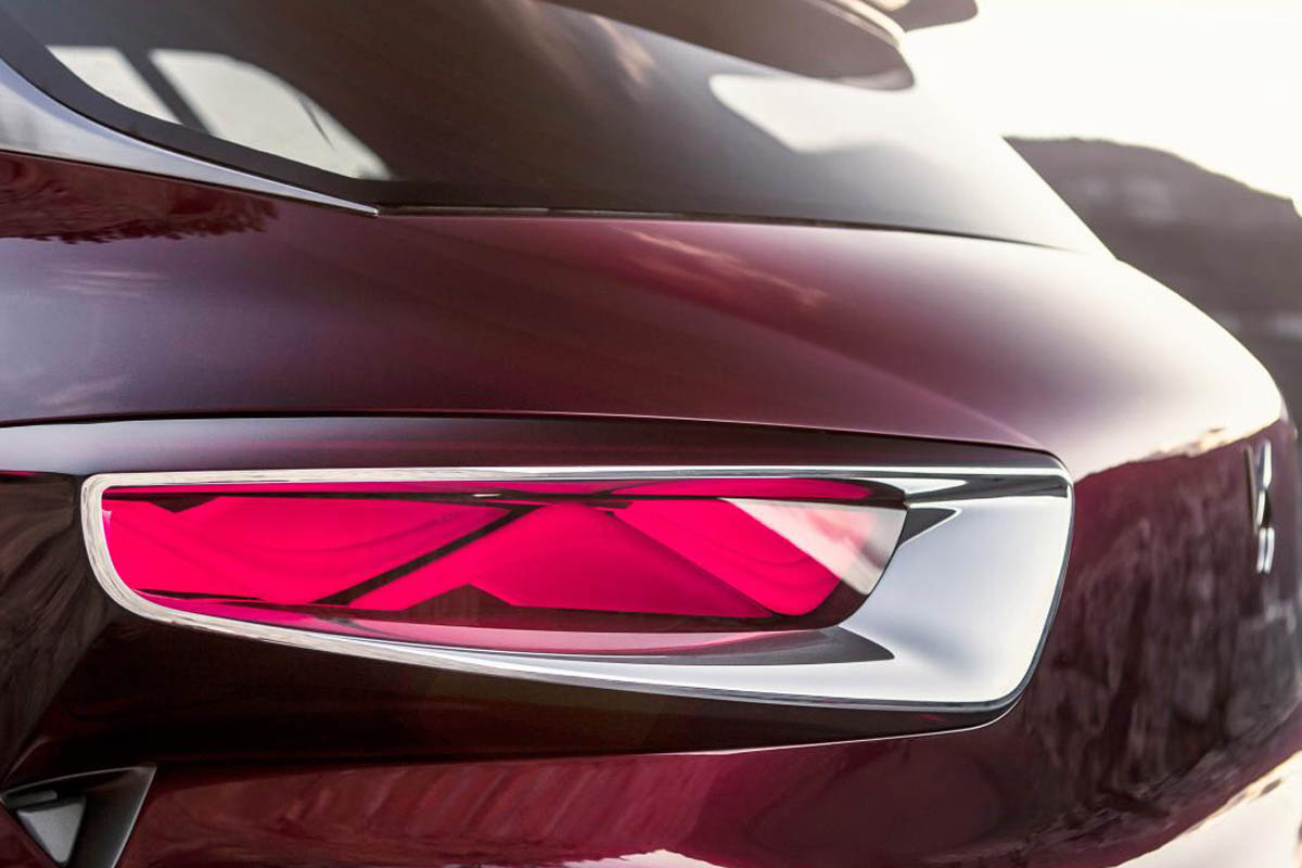 Citroen DS Wild Rubis SUV rear light
