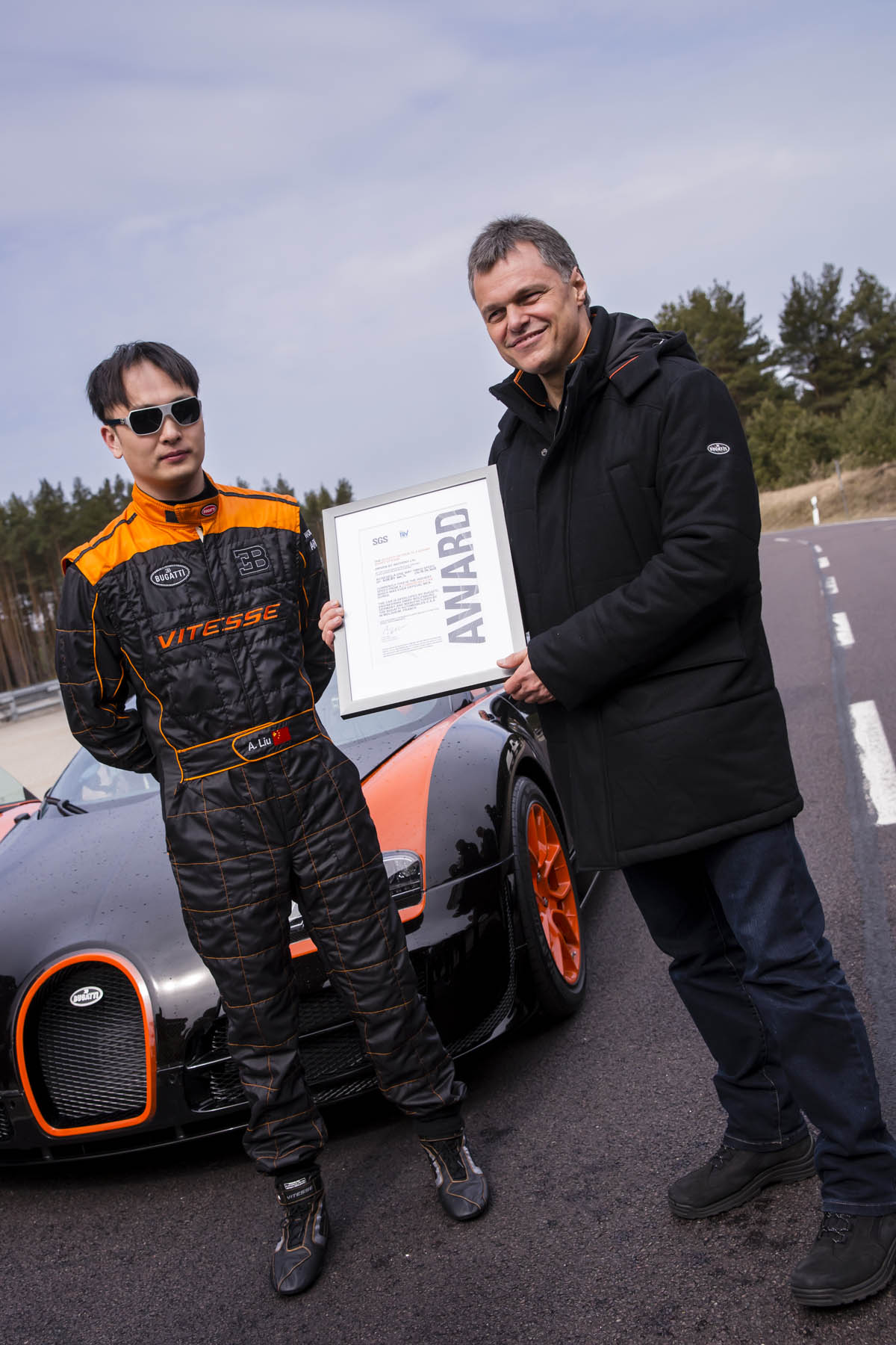Bugatti Veyron Grand Sport Vitesse world record certificate