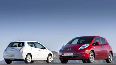 2013 Nissan Leaf white and red