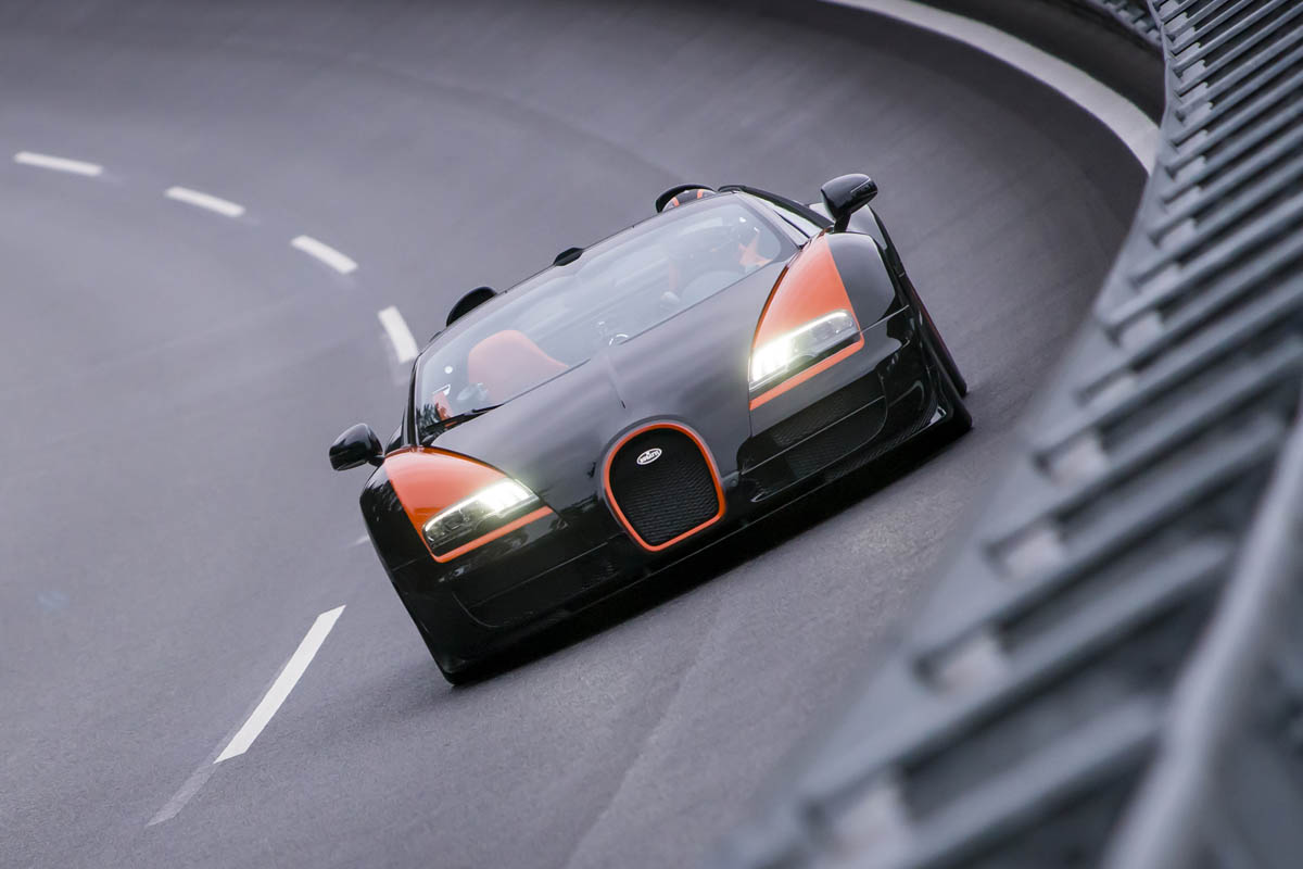 Bugatti Veyron Grand Sport Vitesse world record on track