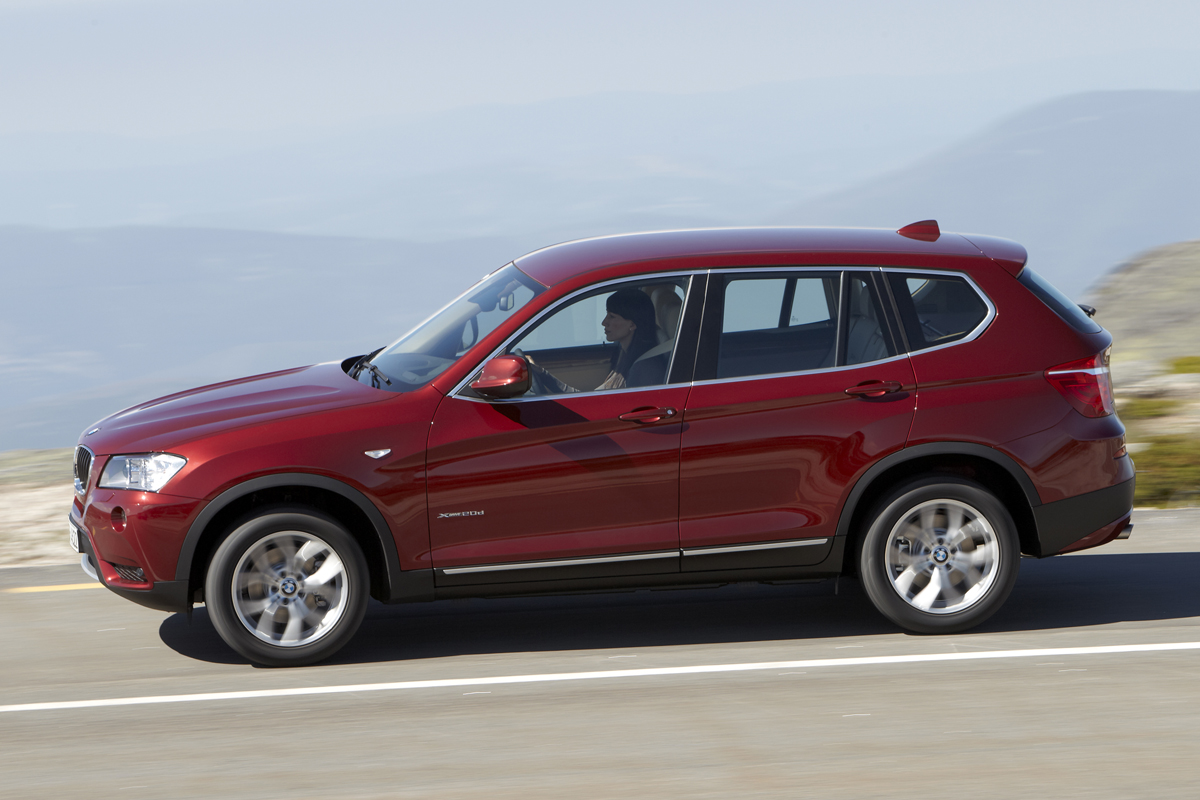 2013 BMW X3 sDrive 18d side profile