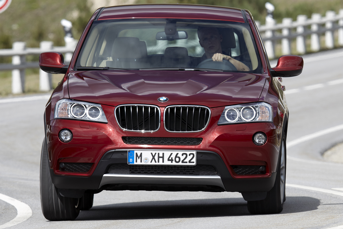 2013 BMW X3 sDrive 18d red front