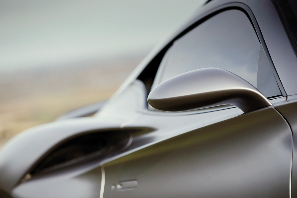 Infiniti Emerg-e door mirror