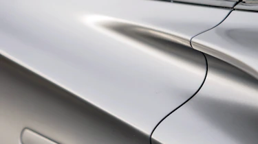 Infiniti Emerg-e side sculpting