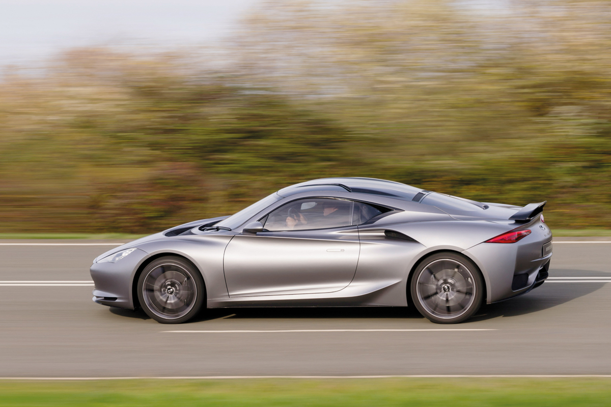 Infiniti Emerg-e side profile tracking shot