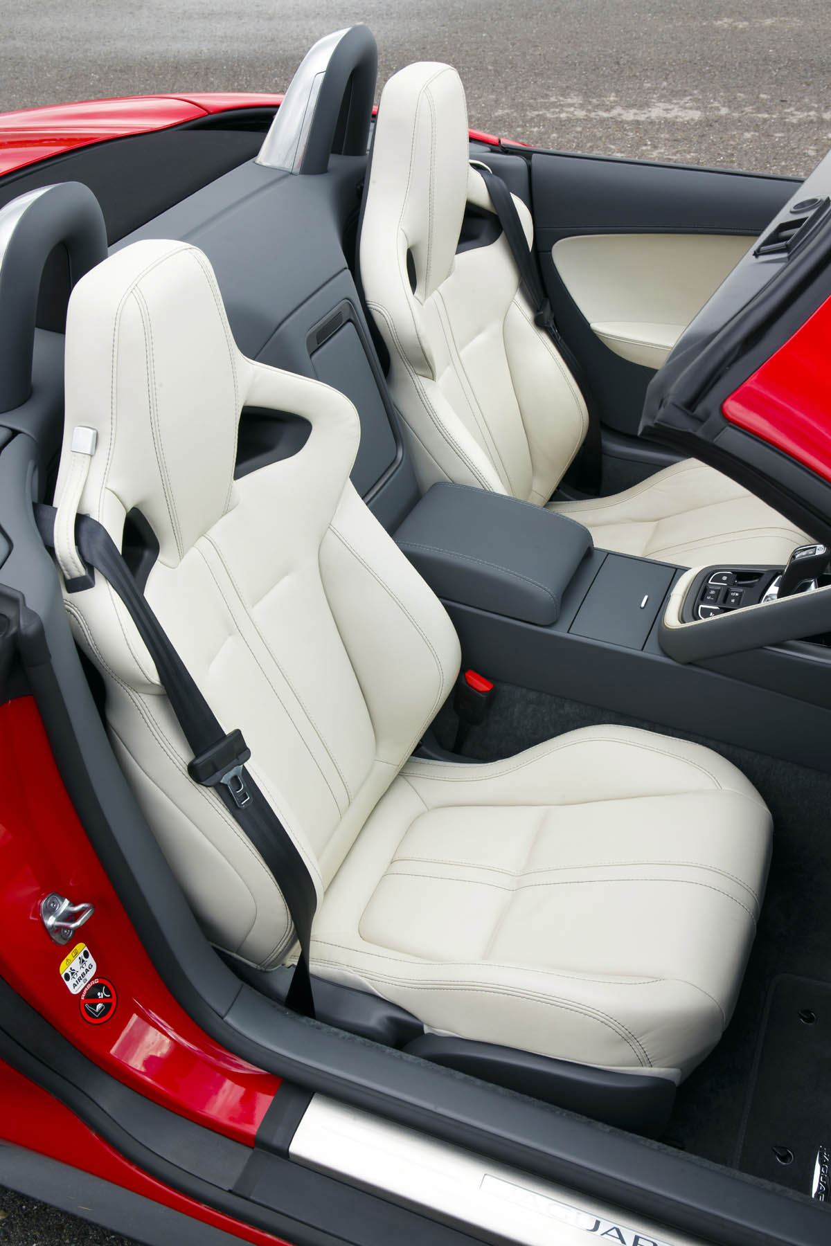 2013 Jaguar F-type V8 S leather sports seats