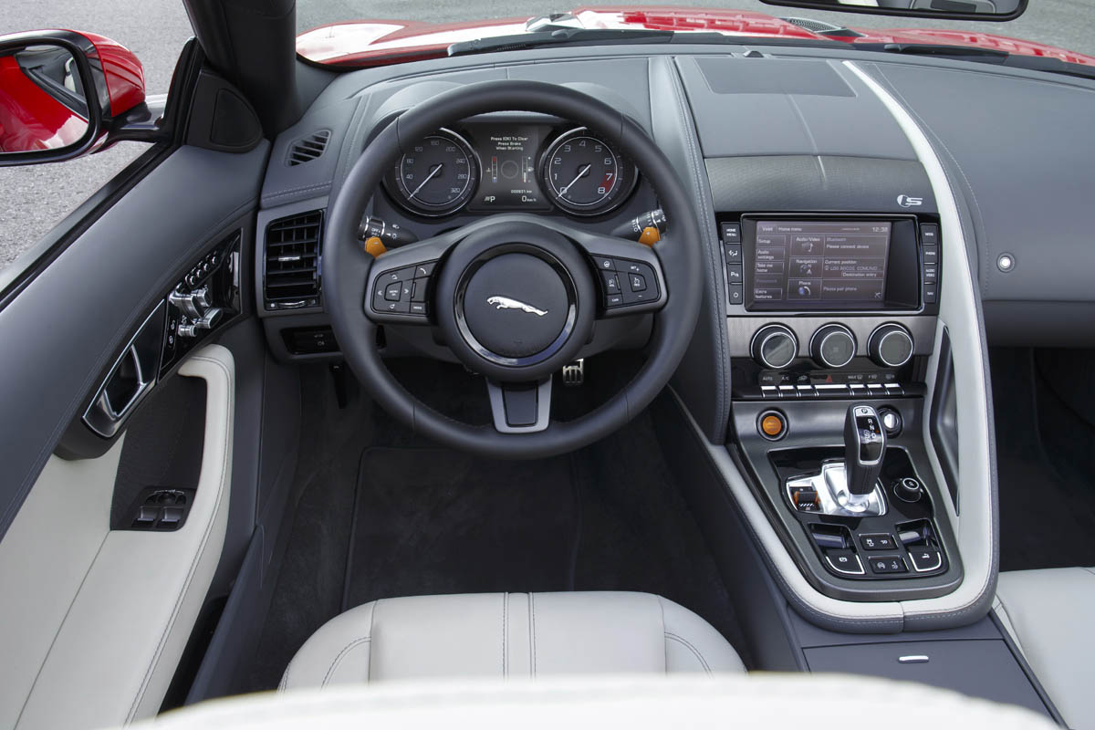 2013 Jaguar F-type V8 S interior dashboard steering wheel