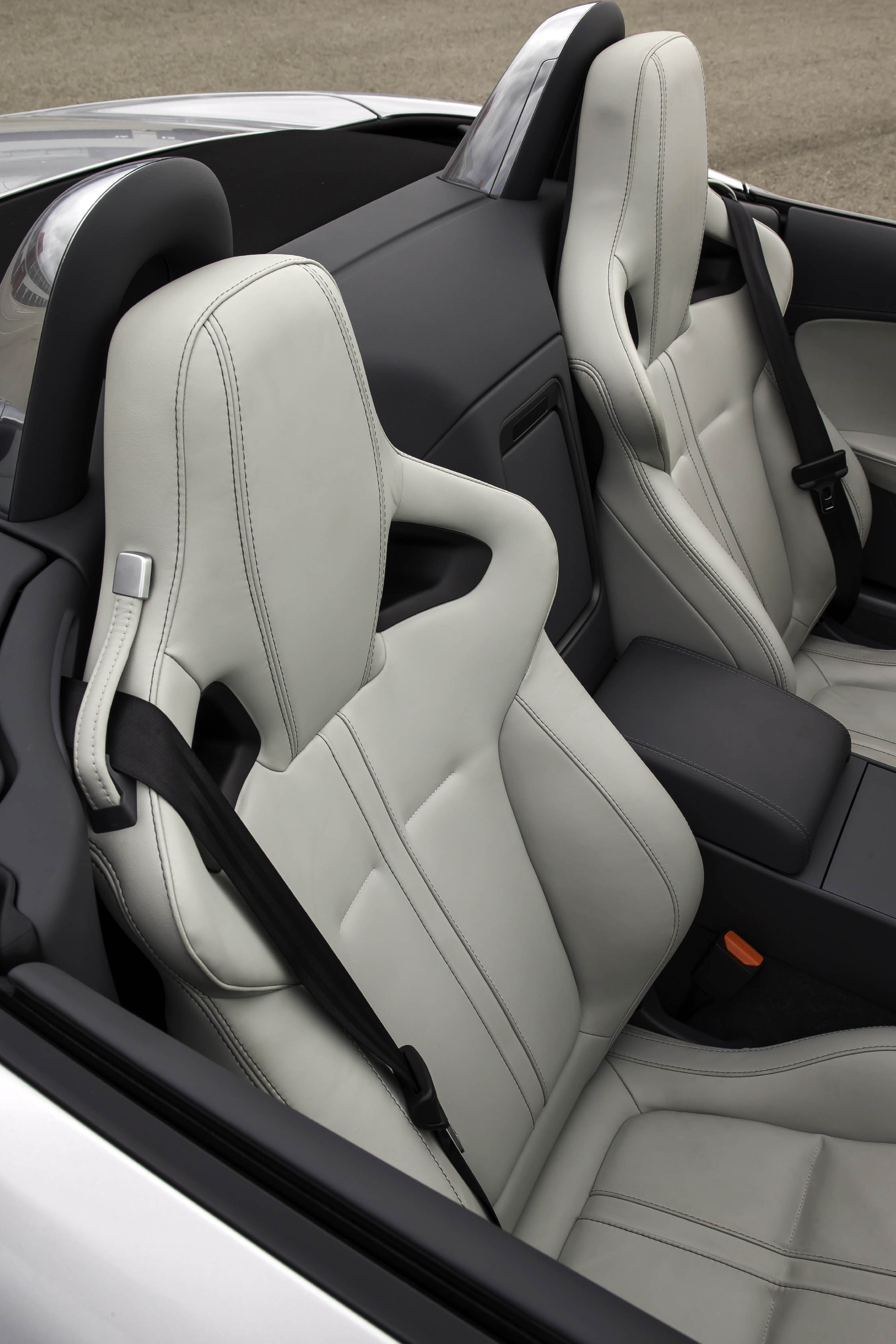 2013 Jaguar F-type V6 S leather sports seats