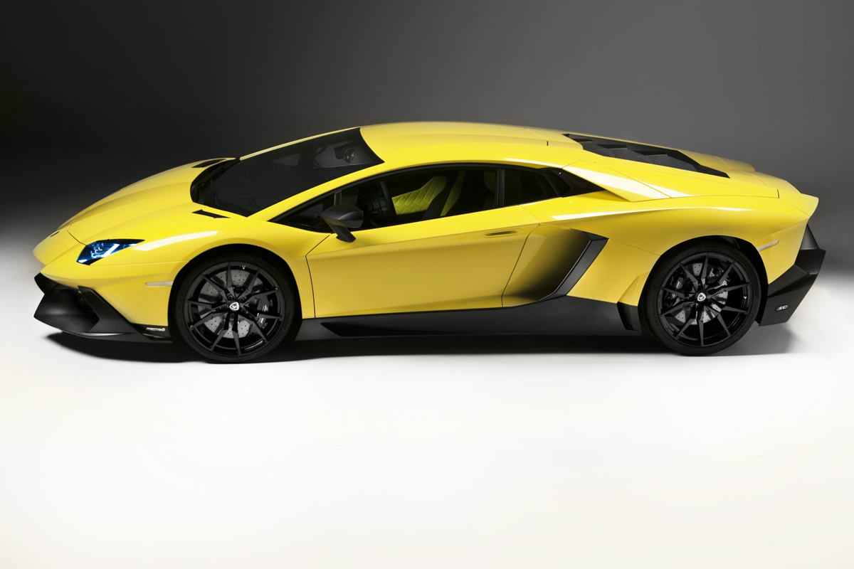 Lamborghini Aventador LP720-4 50 Anniversario side profile