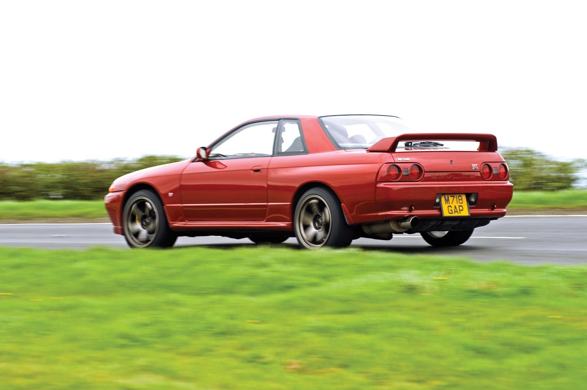 Nissan Skyline GT-R R32 rear cornering