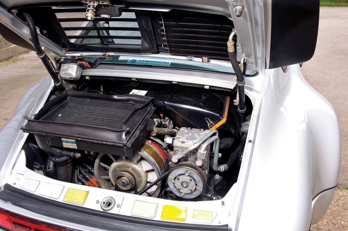 Porsche 911 turbo engine bay