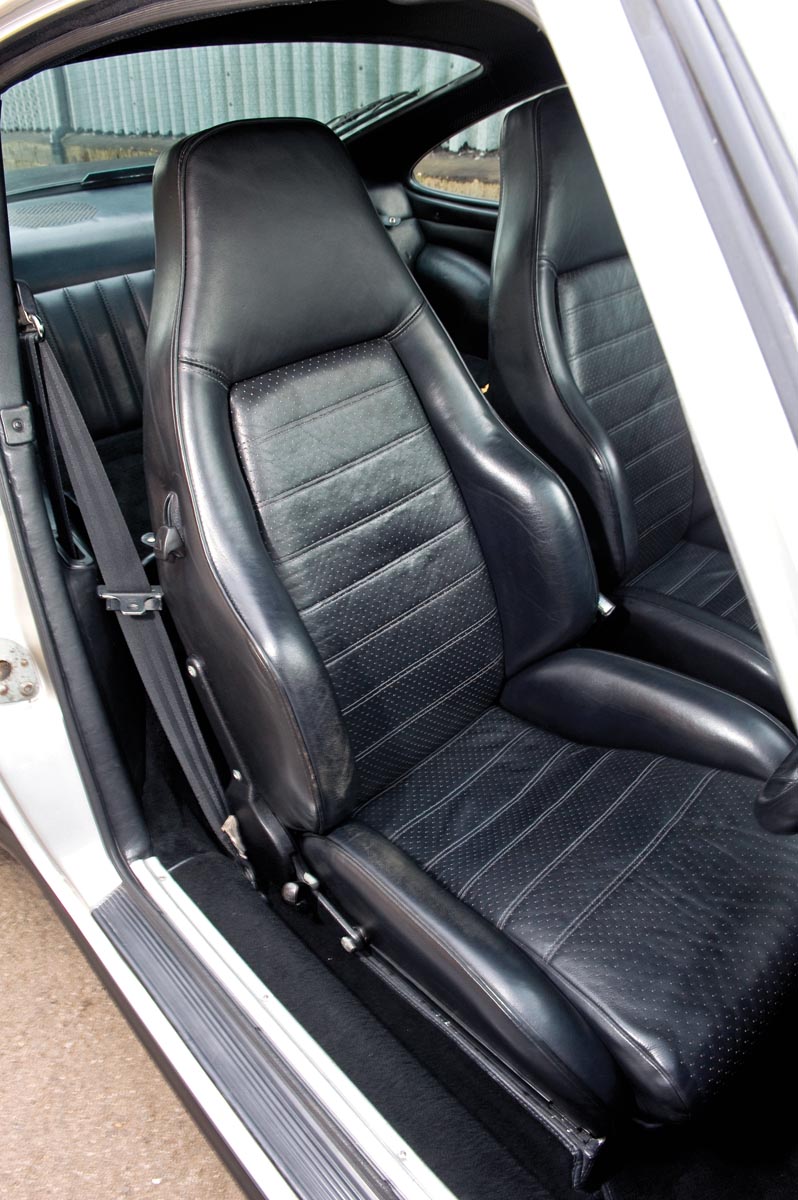 Porsche 930 turbo black leather interior