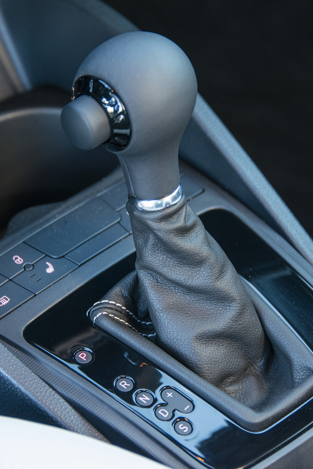2013 SEAT Ibiza Cupra 1.4 TSI DSG gearstick
