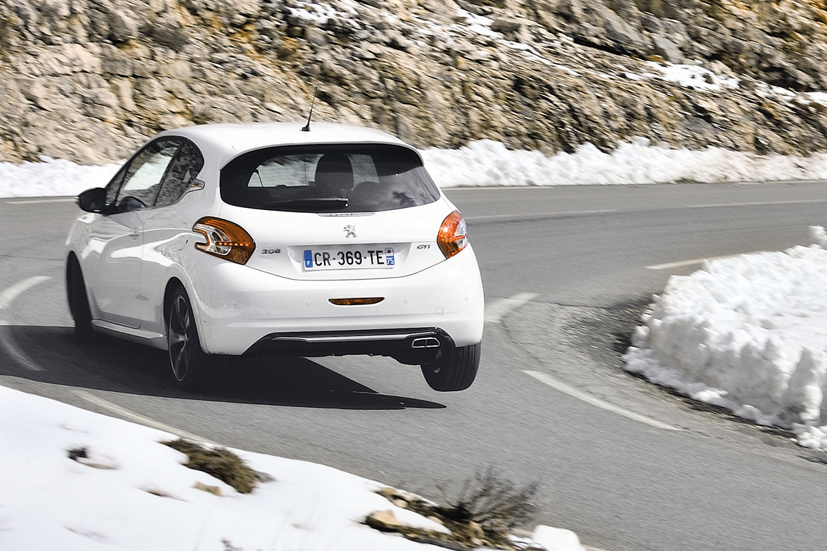 evo Magazine: June 2013 Peugeot 208 GTI test