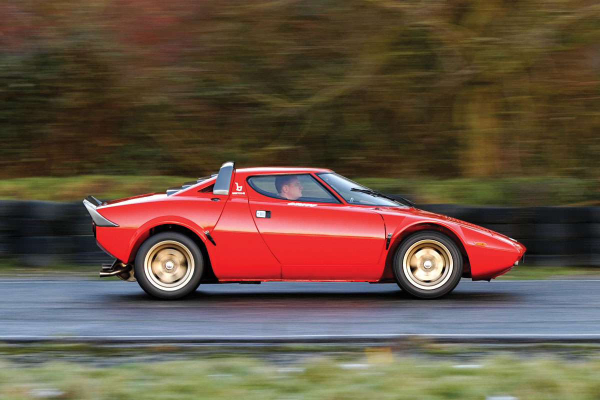 Lancia Stratos side profile red