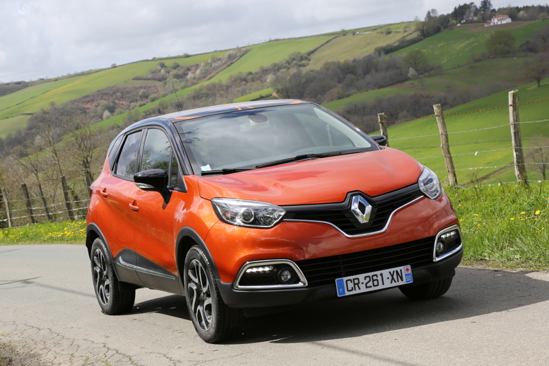 2013 Renault Captur orange front