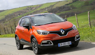 2013 Renault Captur orange front