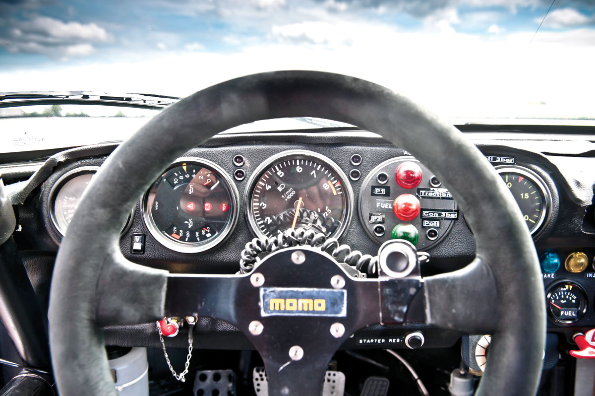 Porsche 961 interior dials