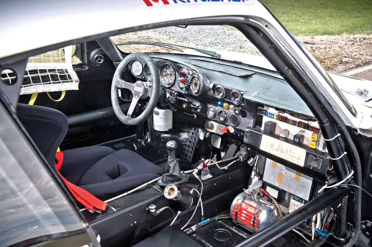 Porsche 961 interior