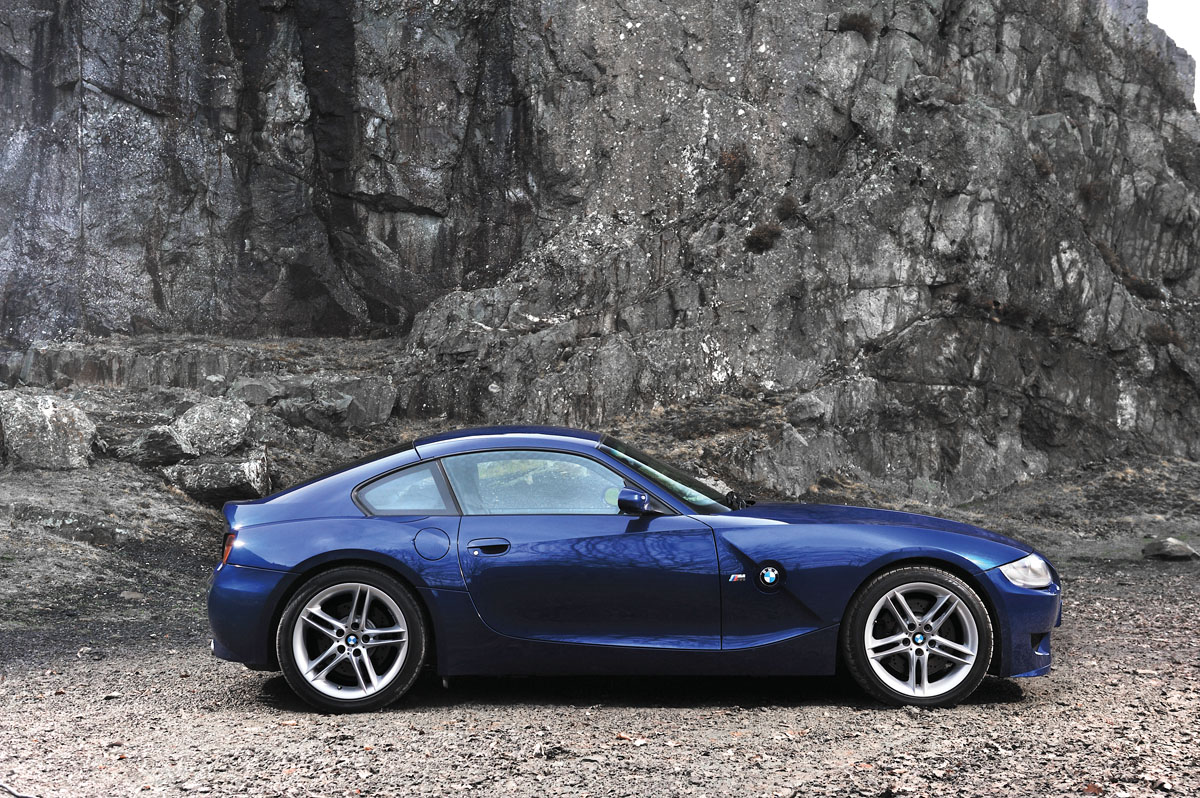 BMW Z4 M side profile Coupe blue