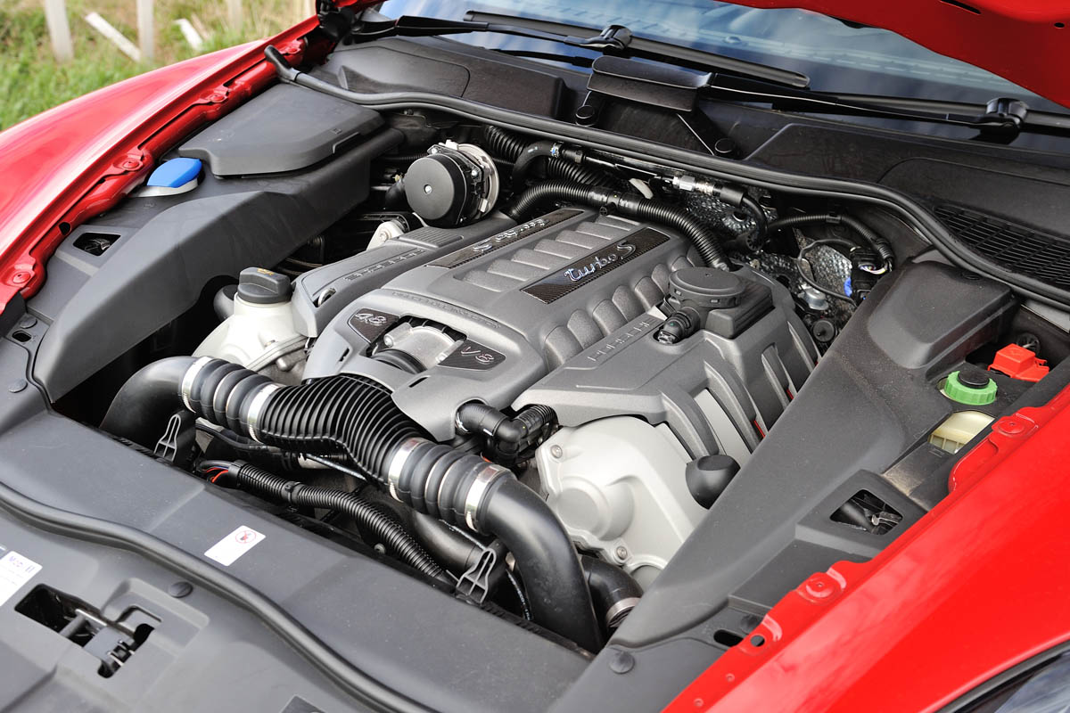 2013 Porsche Cayenne Turbo S 4.8-litre twin-turbo V8