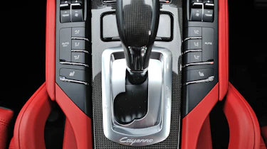 2013 Porsche Cayenne Turbo S gearstick gear selector buttons