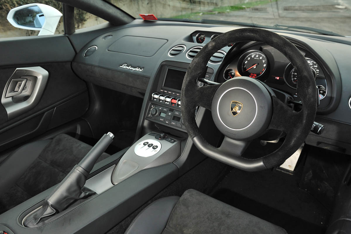 2013 Lamborghini Gallardo LP560-4 interior dashboard steering wheel
