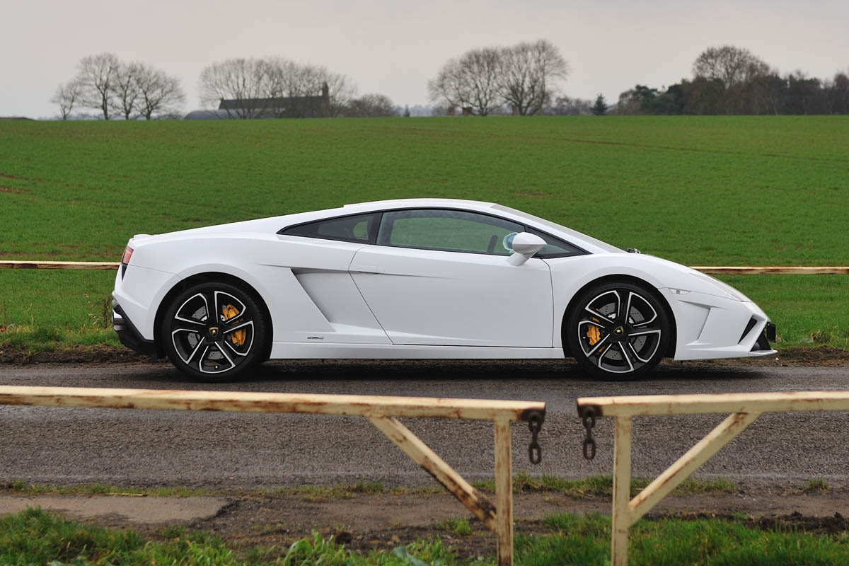 2013 Lamborghini Gallardo LP560-4 white side profile