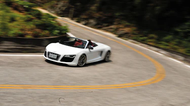 Audi R8 V10 Spider cornering