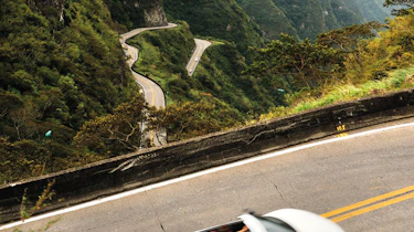 Audi R8 V10 Spider driving in Brazil