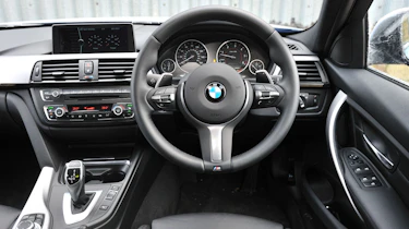 2013 BMW 330d M Sport steering wheel interior dashboard