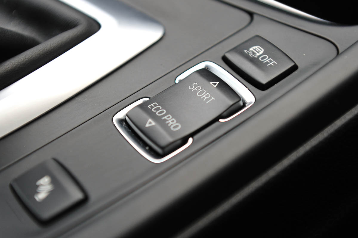 2013 BMW 330d M Sport drive mode button