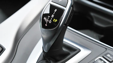 2013 BMW 330d M Sport gearstick gear selector