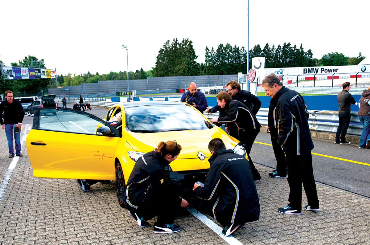 Renault Megane 265 Trophy Ring record