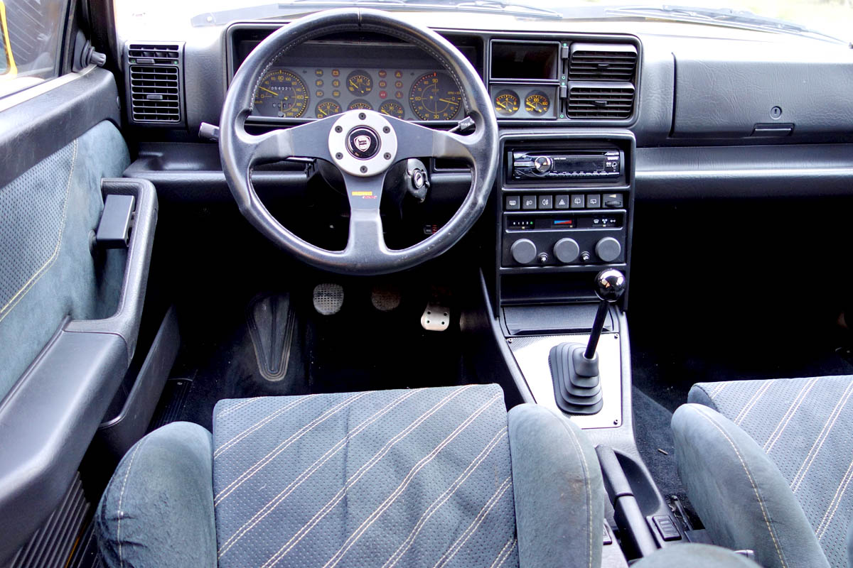 Lancia Delta Integrale Evo interior dashboard