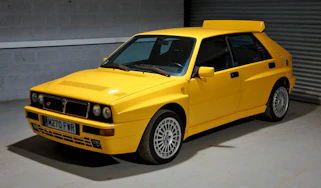 Lancia Delta Integrale Evo yellow