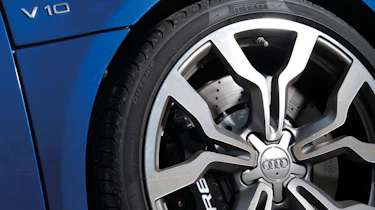Audi R8 V10 wheel and brake disc