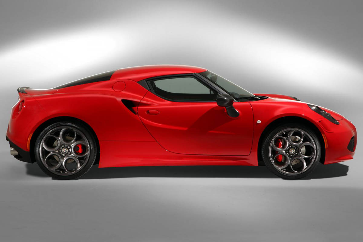 Alfa Romeo 4C Launch Edition Alfa Red side profile