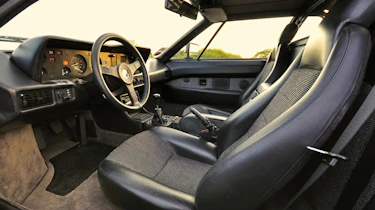 BMW M1 – interior