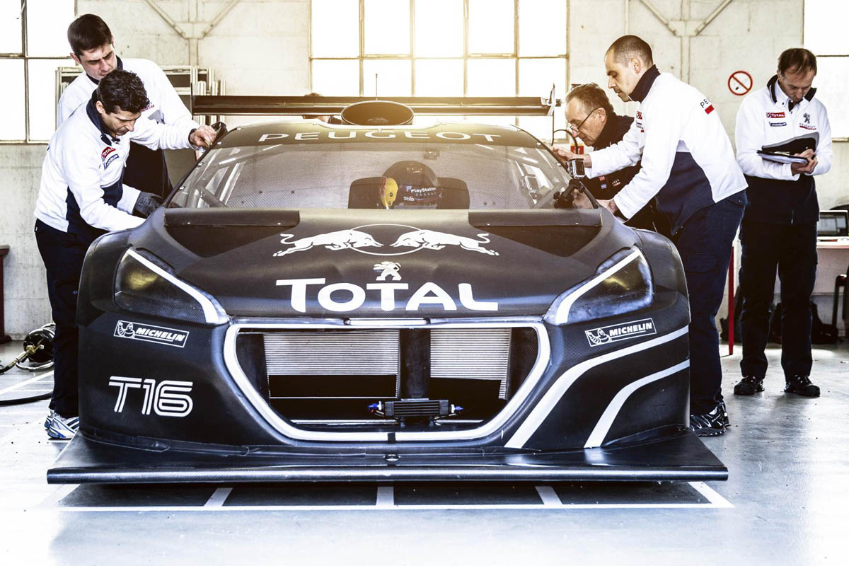 Pikes Peak Peugeot 208 T16 crew pit