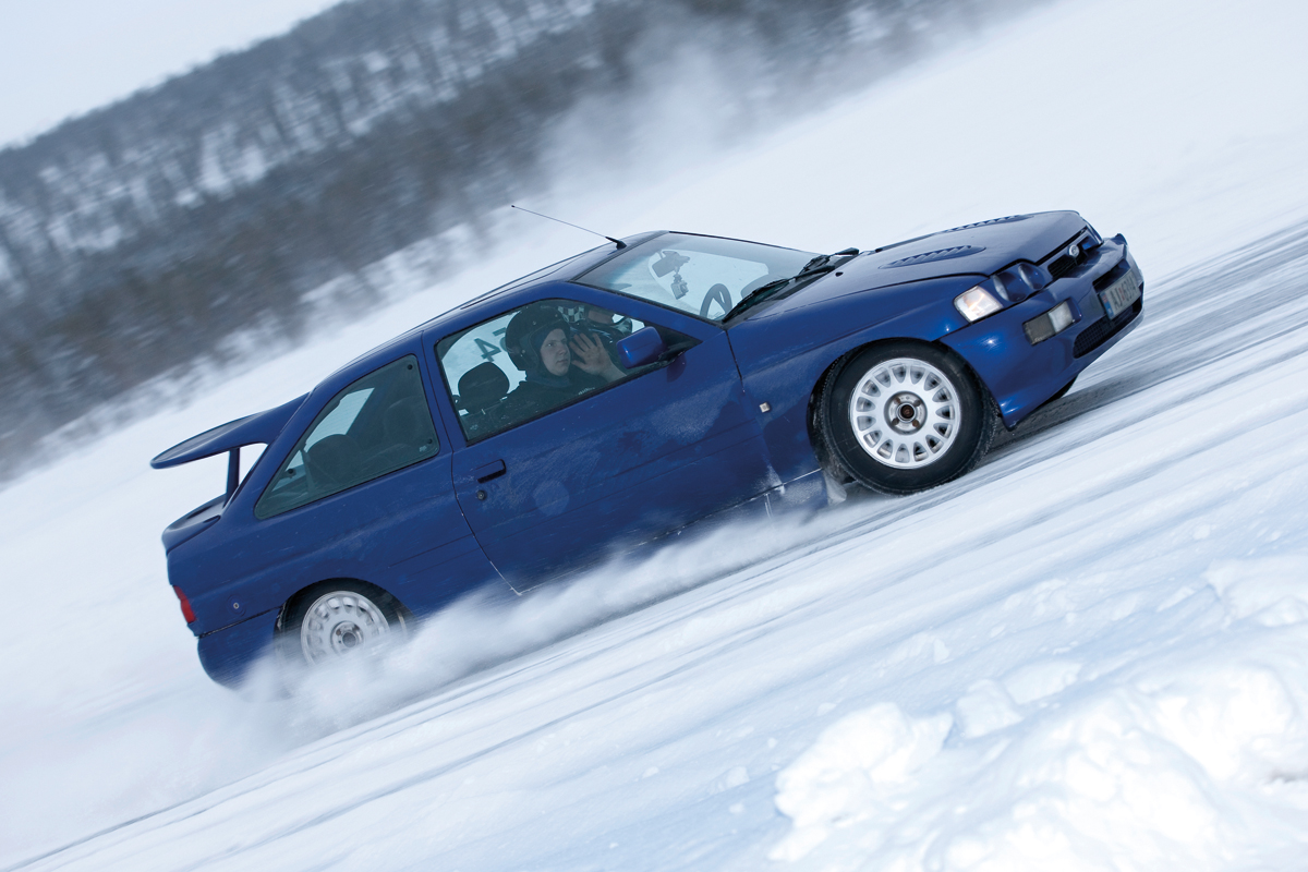 Ford Escort Cosworth snow drift